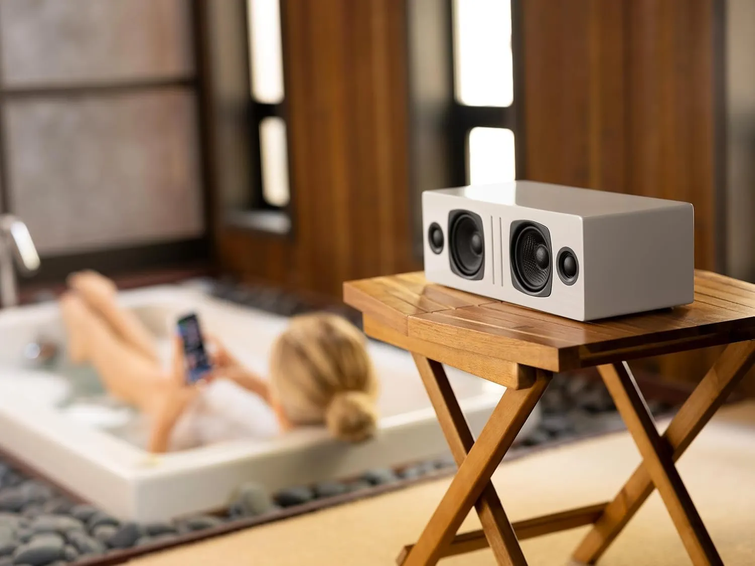 Audioengine B2 altoparlante Bluetooth bianco aptX legno