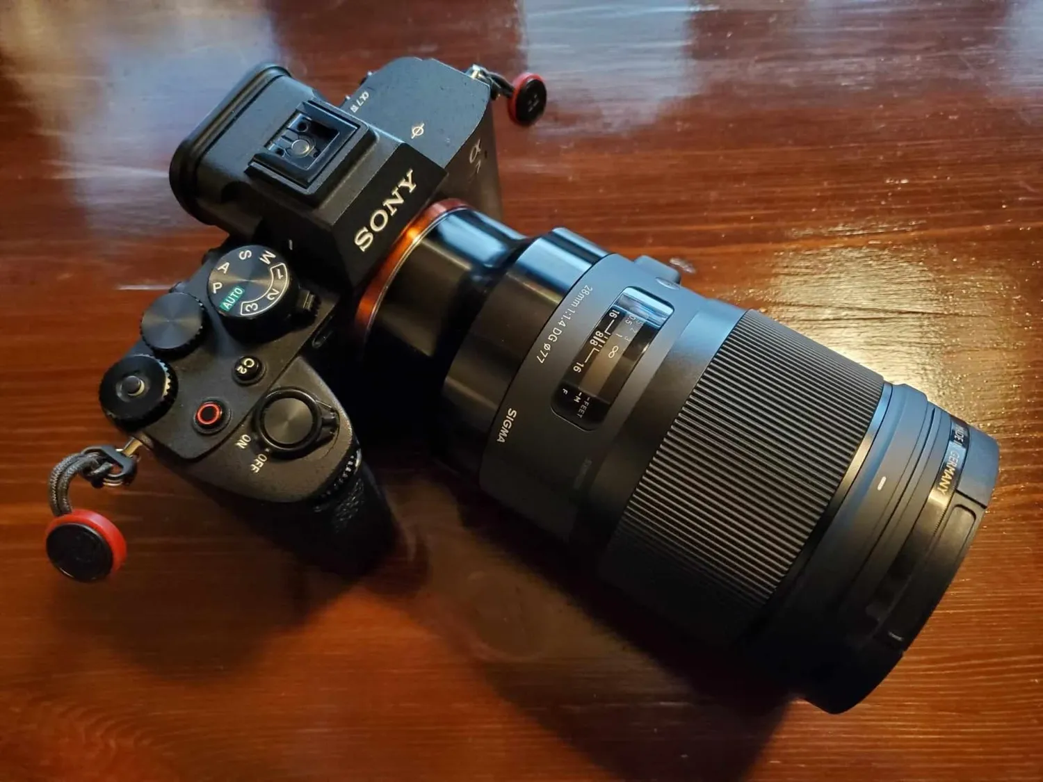 Sigma 28mm F1.4 Art obiettivo Sony E luminoso