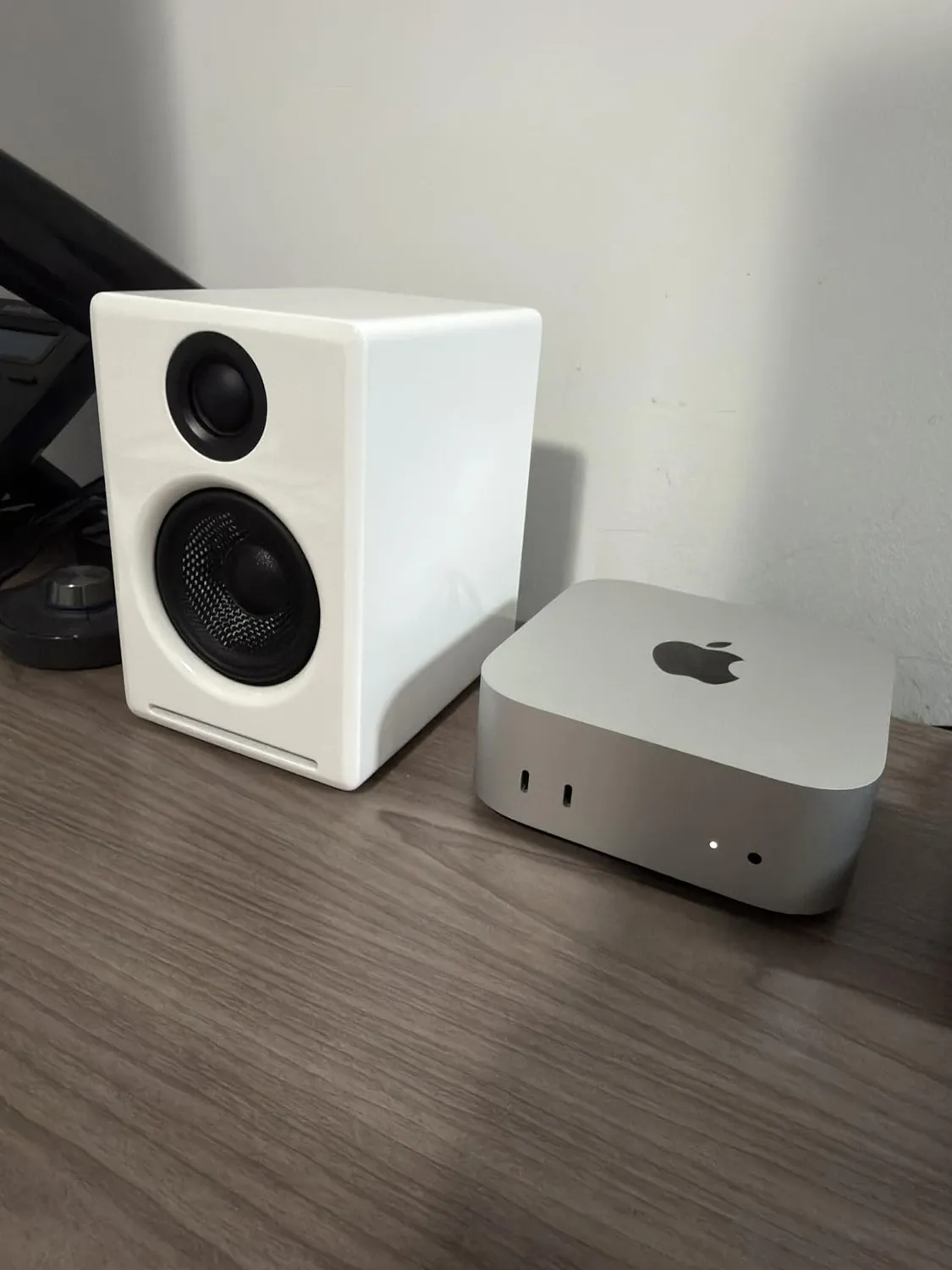 Audioengine A2+ Plus altoparlanti Bluetooth da tavolo