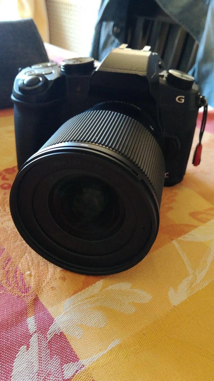 Sigma 16mm F1.4 DC DN Contemporary obiettivo Micro 4/3