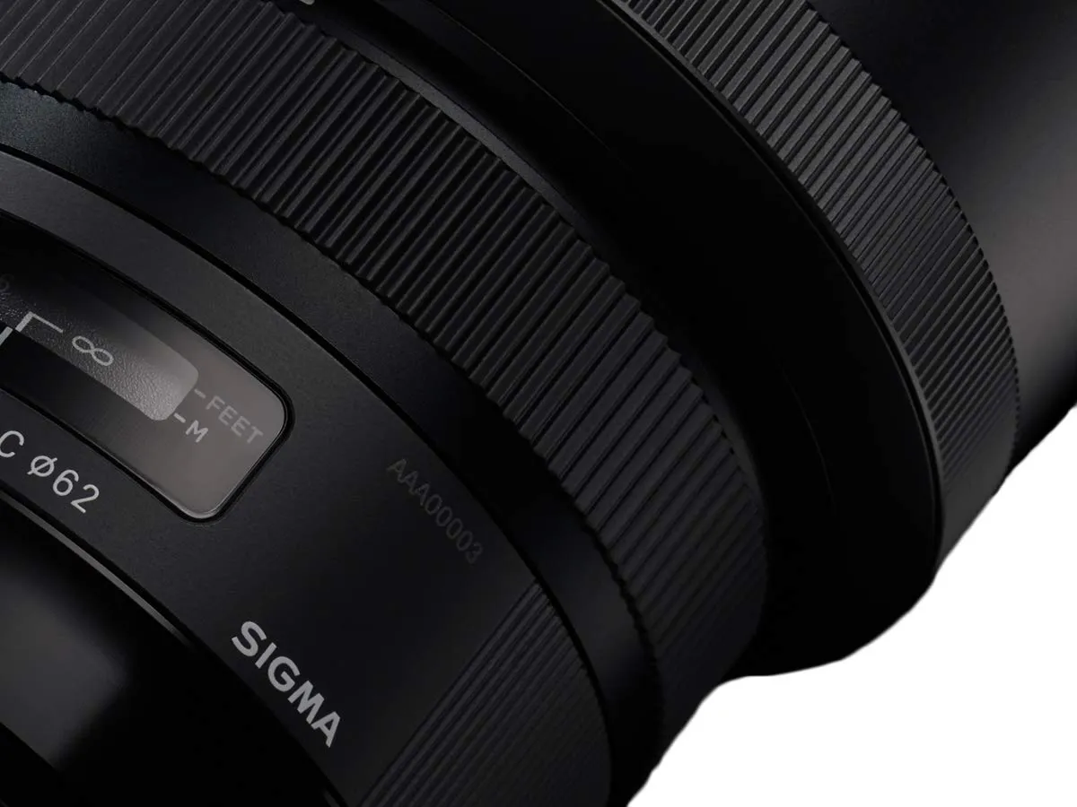 Sigma Art 30mm F1.4 DC HSM obiettivo attacco Canon
