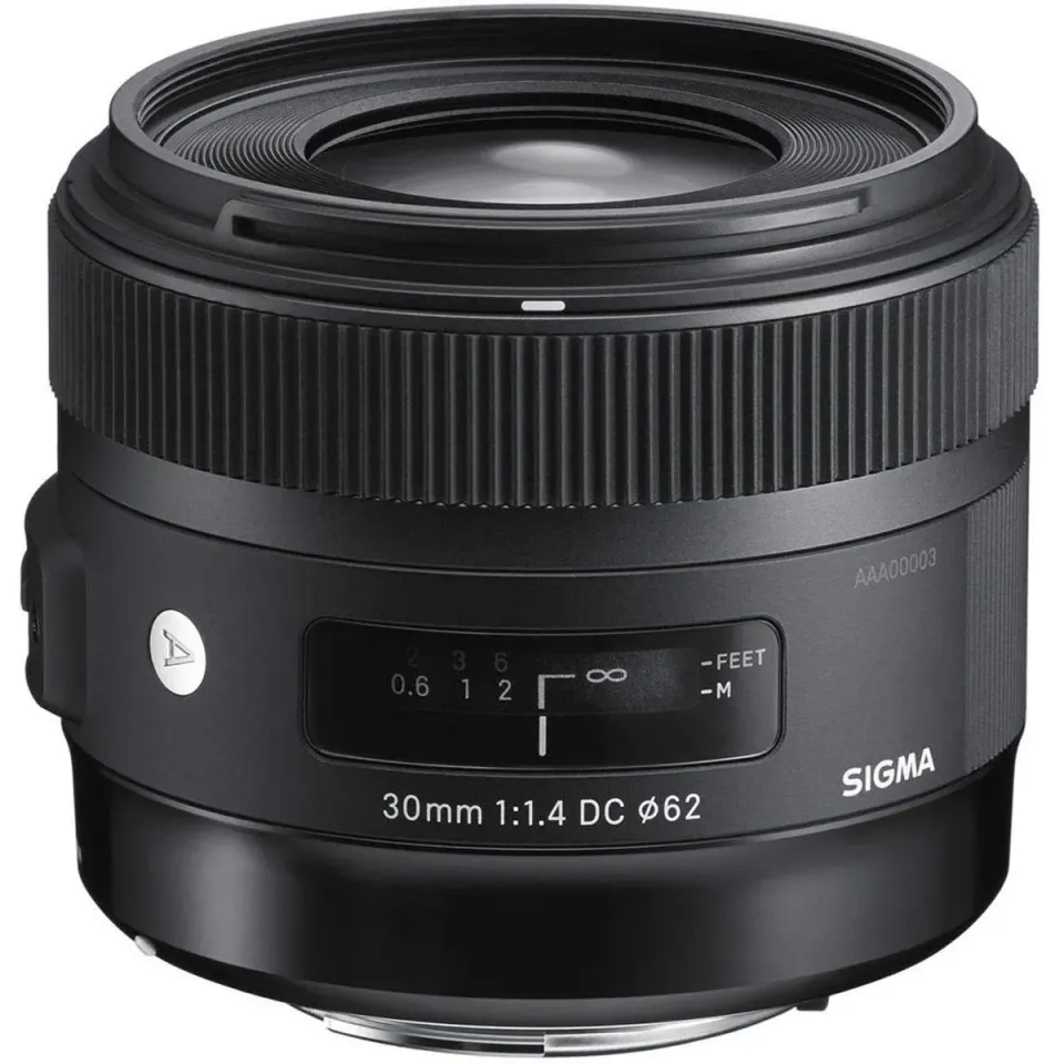 Sigma Art 30mm F1.4 DC HSM obiettivo attacco Sigma luminoso