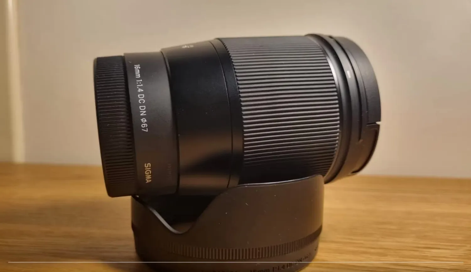 Sigma Contemporary 16mm F1.4 obiettivo Sony E grandangolare
