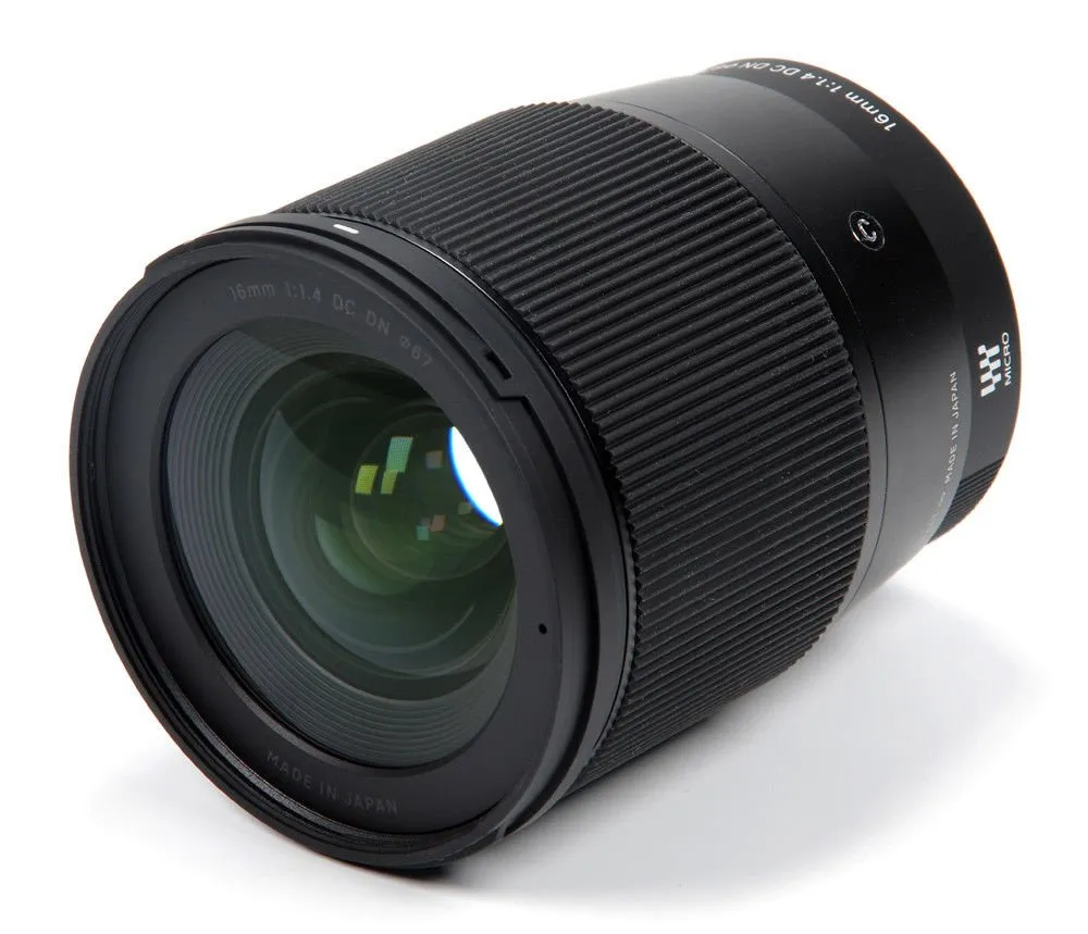 Sigma 16mm F1.4 DC DN Contemporary obiettivo Micro 4/3